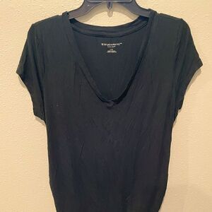 Liz Lange Black V-Neck Side Ruched Maternity Top - L